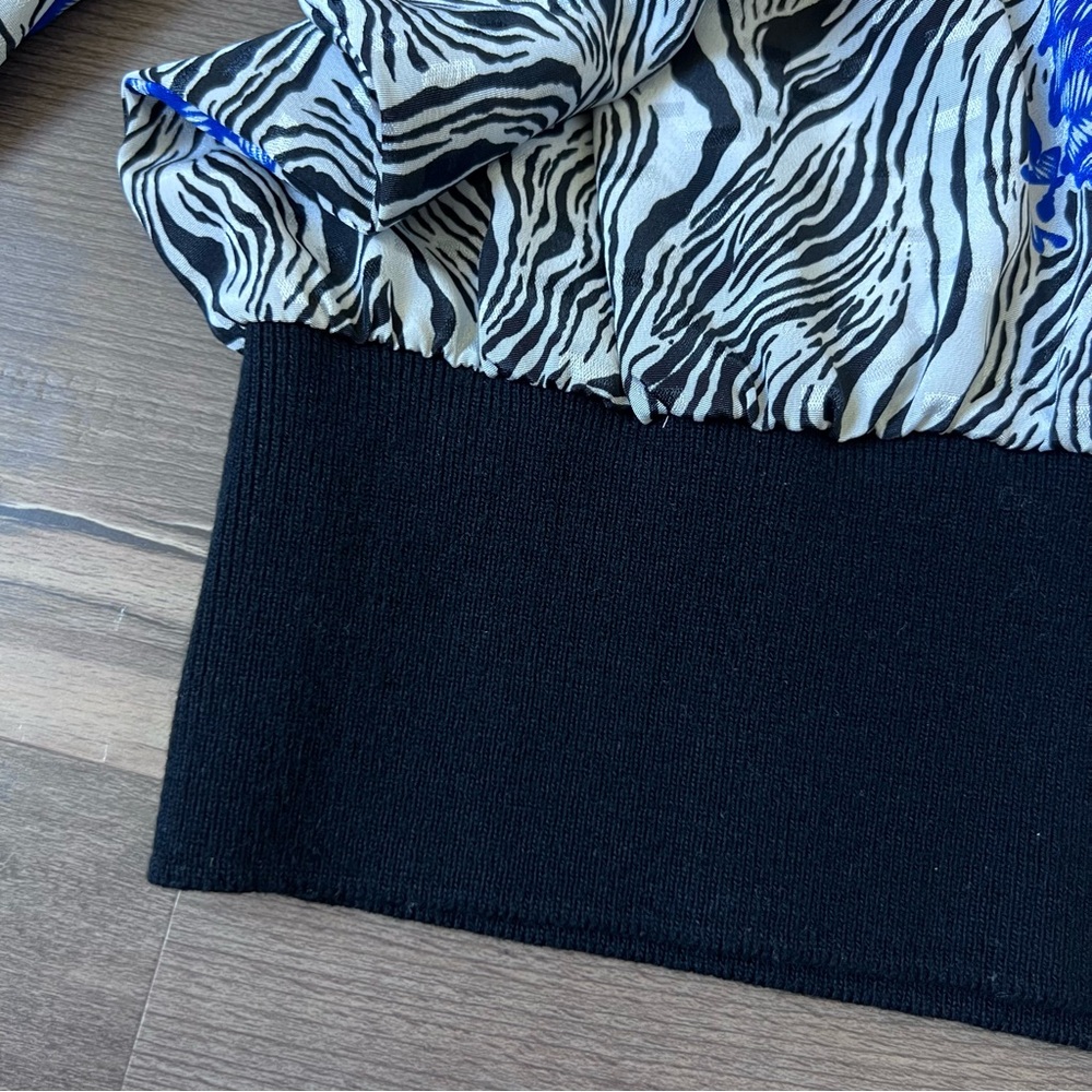 Vintage 80s Evanna Pleated Skirt & Blouse Set - Zebra & Blue Flower Print - Sz M - Picture 9 of 17